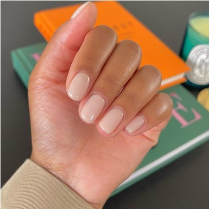 Ανάμεσα στα nail color trends που κυκλοφορούν αυτή τη στιγμή, αυτά τα 6 είναι τα πιο αριστοκρατικά