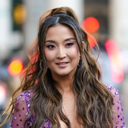 Η Ashley Park από το Emily in Paris αποκαλύπτει facts για τον εαυτό της που δε γνωρίζαμε