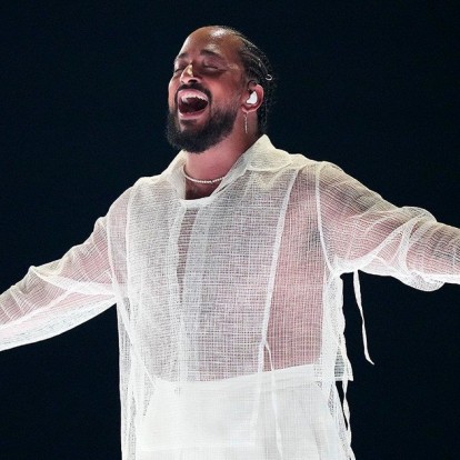 Απολαύστε την υπέροχη ερμηνεία του Slimane στους Ολυμπιακούς Αγώνες του Παρισιού