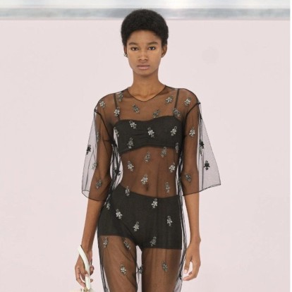 Milan Fashion Week: H Fendi γιόρτασε 100 χρόνια στη μόδα με ένα show-ωδή στην ιταλική δεξιοτεχνία