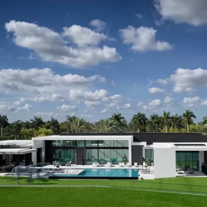 Αυτό το σπίτι στη Φλόριντα είναι αφιερωμένο στο φως, στην τέχνη και στη δύναμη της φύσης