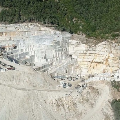 Στα λατομεία Βώλακα της Δράμας ξεκίνησε γυρίσματα παραγωγή του Netflix - Ποια μεγάλα ονόματα του Hollywood βρίσκονται στην Ελλάδα;