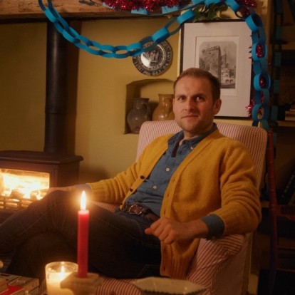 Μέσα στο ζεστό χριστουγεννιάτικο εξοχικό του Sean Pritchard στην αγγλική ύπαιθρο