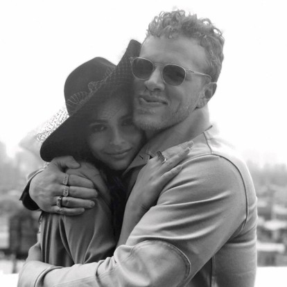 Τι επέλεξε να φορέσει στον γάμο της η Emily Ratajkowski 