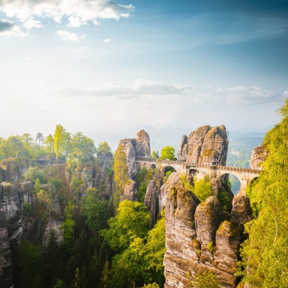 Escape the Ordinary: Τα εθνικά και θεματικά πάρκα στην Ευρώπη για να επισκεφθείτε φέτος την άνοιξη