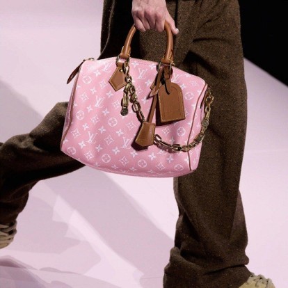 Louis Vuitton F/W '25: Οι πιο hot menswear τάσεις που κάθε fashionable γυναίκα θα θέλει να αντιγράψει