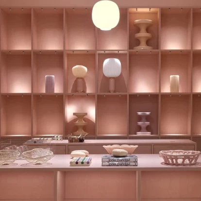 Ένα νέο πολύχρωμο Μουσείο Σύγχρονης Τέχνης στη Νορβηγία δίνει ζωή σε ένα ιστορικό ταχυδρομείο 