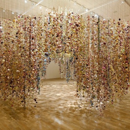 Το Λονδίνο υποδέχεται την άνοιξη με μία εντυπωσιακή έκθεση αφιερωμένη στα λουλούδια