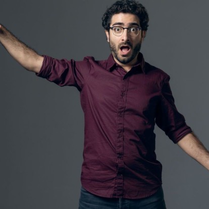 How the comedians do: Ο Λάμπρος Φισφής συζητά μαζί μας για τη σημασία της κωμωδίας στην ελληνική τηλεόραση