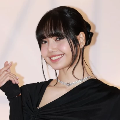 Το νέο τραγούδι της Lisa με τίτλο 'Born Again', είναι μια ωδή στη γυναικεία δύναμη και αναγέννηση