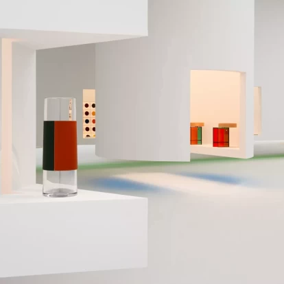 Οι οίκοι Hermès και Saint Laurent παρουσιάζουν τα έργα τους στις πιο καθηλωτικές εγκαταστάσεις στο Μιλάνο