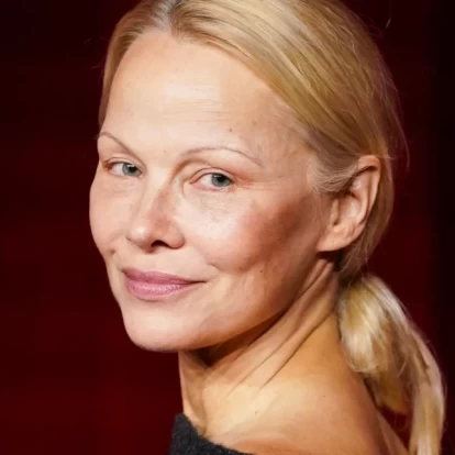 Pamela Anderson και Liam Neeeson συμπρωταγωνιστούν στη νέα ταινία 'The Naked Gun' 