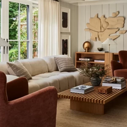 Ένα scandi-inspired ξύλινο cottage στην καρδιά των καταπράσινων Hamptons