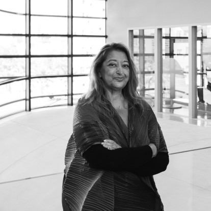 Η συγκλονιστική πορεία της Zaha Hadid στην αρχιτεκτονική 