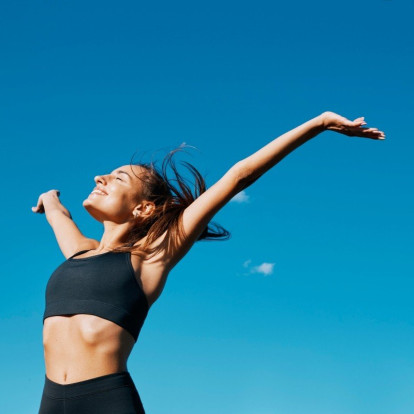 Summer Body: Οι must-try ασκήσεις που θα σας χαρίσουν τους καλοσχηματισμένους κοιλιακούς που ονειρεύεστε