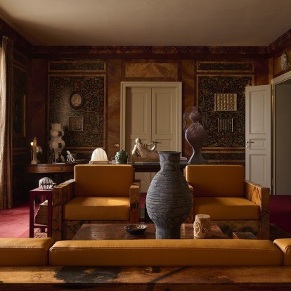 Η έκθεση του Cabana Magazine που δημιουργήθηκε για το Salone del Mobile 2025 είναι μια ωδή στη χειροτεχνία και τις παραδοσιακές τεχνικές