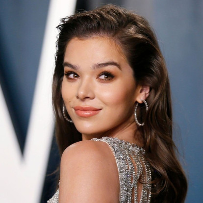 Η Hailee Steinfeld ξανασυστήνεται: Νέα ταινία, νέο τραγούδι και 10 χρόνια 'Love Myself'