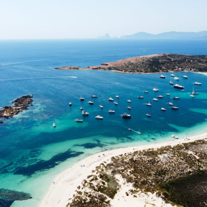 6 κρυμμένα νησιά-διαμάντια Μεσογειακών χωρών, ιδανικά για γαλήνιες διακοπές