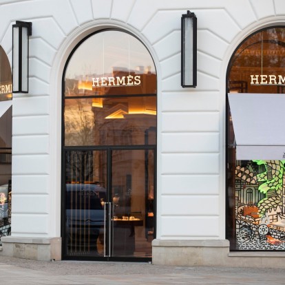 Ο οίκος ﻿﻿Hermès εκθρόνισε τον κολοσσό LVMH, ξεπερνώντας τον σε χρηματιστηριακή αξία