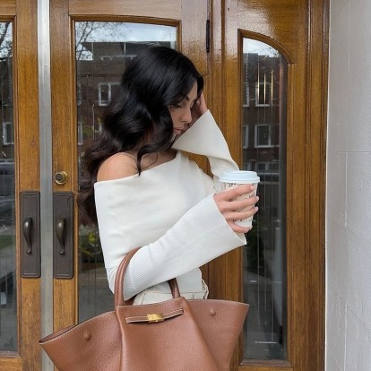 Αυτό είναι το προϊόν μαλλιών που πρέπει όλοι να εφαρμόζουμε σύμφωνα με τους experts 