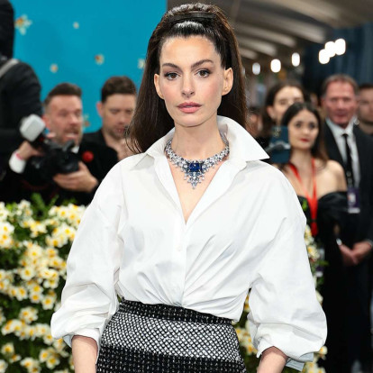 Αυτό είναι το μυστικό για την υπέροχη επιδερμίδα της Anne Hathaway 