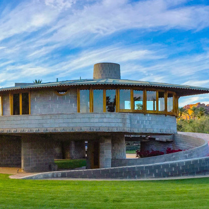 Η σπουδαία πορεία στην αρχιτεκτονική του Frank Lloyd Wright