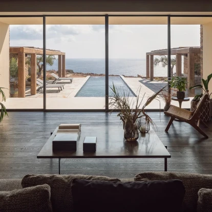 Μια κατοικία-ύμνος στην αυθεντικότητα και την ομορφιά των Κυκλάδων