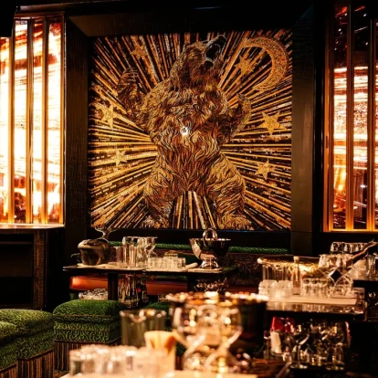  L'Aventure: Το εμβληματικό privé club του Παρισιού ελκύει ξανά το ενδιαφέρον της παγκόσμιας ελίτ