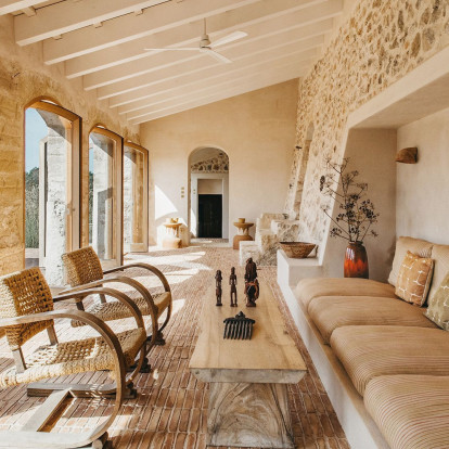 Ένα πρώην εγκαταλελειμμένο σπίτι στη Menorca μεταμορφώθηκε σε μία ονειρική όαση