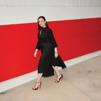 Η Καρυοφυλλιά Καραμπέτη σε μία αποκλειστική συνέντευξη στο GLOW καταρρίπτει όλα τα κοινωνικά στερεότυπα 