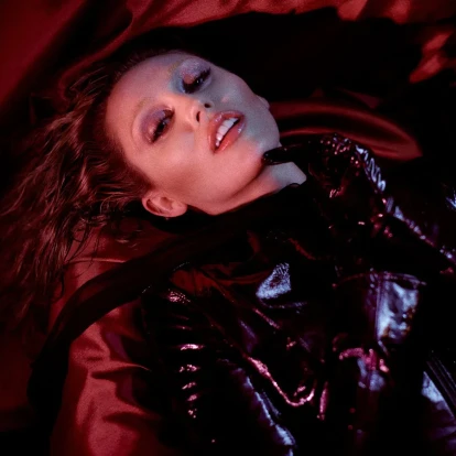 Η Miley Cyrus επιστρέφει με ένα έντονα συναισθηματικό rock & pop τραγούδι 