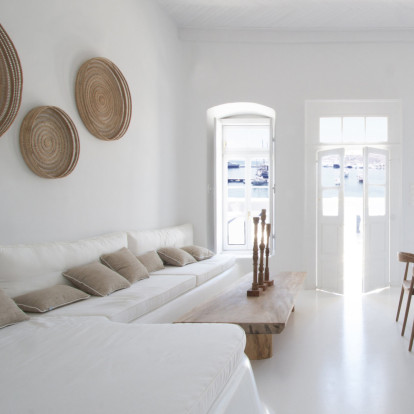 Island Vibes: Πώς να χαρίσετε αέρα ελληνικού νησιού στη διακόσμησή σας