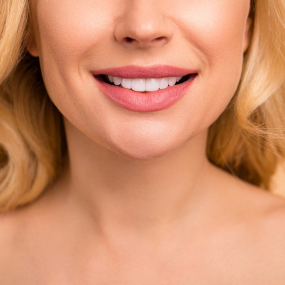 Όλα όσα χρειάζεται να γνωρίζουμε για τη λεύκανση των δοντιών και τις μεθόδους της