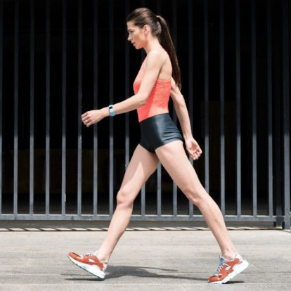 Οι ασκήσεις που αν συνδυαστούν με περπάτημα θα δείτε το σώμα σας να «μεταμορφώνεται»