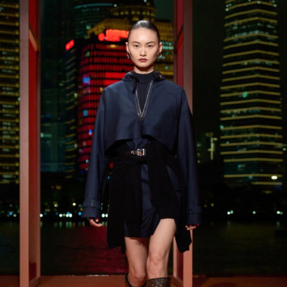Το δεύτερο κεφάλαιο της Fall/Winter 2025 collection του Hermès στη Σανγκάη ανέδειξε τον πολυεπίπεδο χαρακτήρα του οίκου 