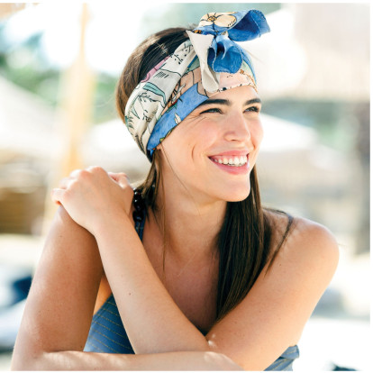 MANTILITY: Γνωρίστε το ελληνικό brand που μεταμορφώνει το μετάξι στα πιο fashionable μαντήλια