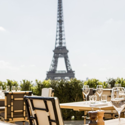 Τα ομορφότερα rooftops στο Παρίσι που προσφέρουν καλοκαιρινή ατμόσφαιρα και μοναδική θέα