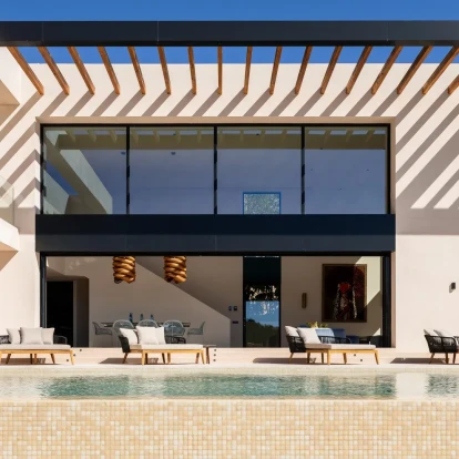 Ένα καταφύγιο διακριτικής πολυτέλειας στην καρδιά της Ibiza