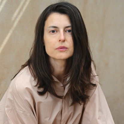 Οι αναμνήσεις της Virginie Muys την κάνουν να αισθάνεται την Ελλάδα σπίτι της και ιδιαίτερα την Τήνο 