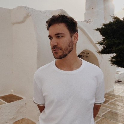 Η Ίος μέσα από τον 10λογο του συγγραφέα Θάνου Μολούδη