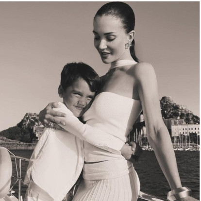 Οι A-list celebrities που κατέφθασαν και φέτος στην Ελλάδα για τις διακοπές τους - part 2