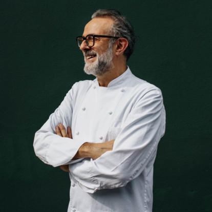 Ο Massimo Bottura στη συνέντευξη της ζωής του  «Να θυμάστε πάντα από πού ξεκινήσατε. Μια μυρωδιά, μια οικογένεια. Αν ξέρεις ποιος είσαι, δεν χάνεσαι στον θόρυβο»