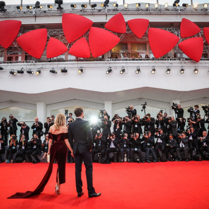 82ο Φεστιβάλ Κινηματογράφου Βενετίας: H μεγάλη επιστροφή του Γιώργου Λάνθιμου και όλα όσα ξεχωρίζουν από το φετινό πρόγραμμα του θεσμού