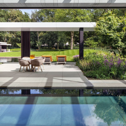 Ένα σύγχρονο σπίτι - στολίδι βυθισμένο στην άγρια φύση του Βελγίου 