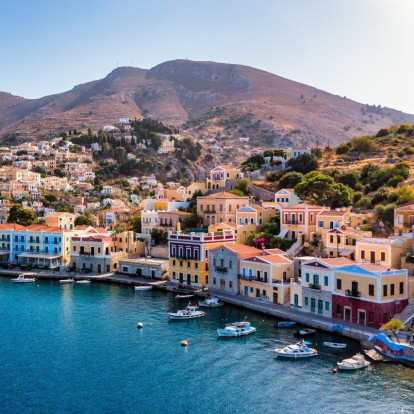 Ρωτήσαμε το ChatGPT ποια είναι τα top 5 νησιά που είναι must για το φινάλε του καλοκαιριού και ιδού η απάντηση