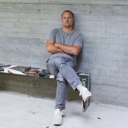 Η ξεχωριστή έκθεση του εμβληματικού φωτογράφου Juergen Teller εγκαινιάζει το νέο χώρο του Ιδρύματος Ωνάση 