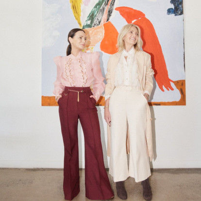 Οι αδερφές ﻿Nicky και Simone Zimmermann μας αποκαλύπτουν το όραμα πίσω από τη γέννηση και την εξέλιξη του παγκοσμίου φήμης brand τους