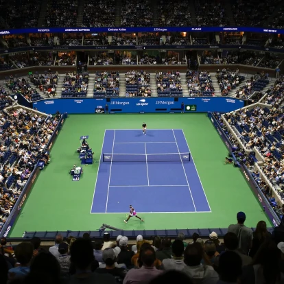 H λάμψη του Tiffany & Co., το iconic jacket του Djokovic, το look του Alcaraz και όλα όσα ξεχωρίσαμε έως τώρα στο US Open