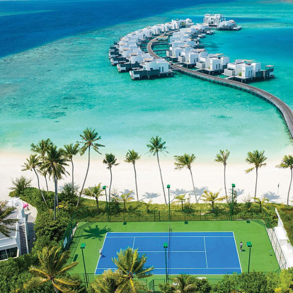 Playing in Paradise: Τα πιο μαγευτικά γήπεδα τέννις στο κόσμο μέσα σε ειδυλλιακά resort 