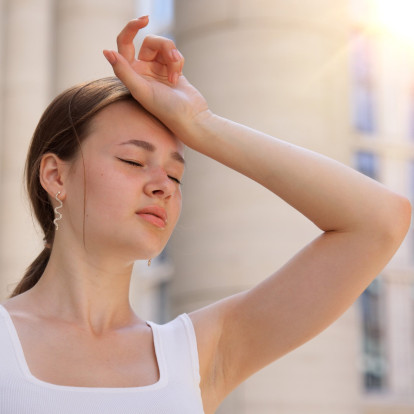 Πώς θα βάλουμε ένα τέλος στους πονοκεφάλους λόγω ζέστης